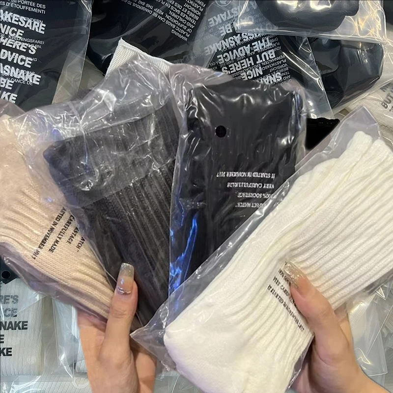 Cotton Letter Socks Men and Wo - đánh giá và giá Fear Of God Essential